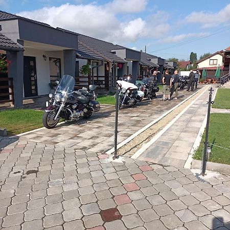 Vila Ge เซเบช ภายนอก รูปภาพ